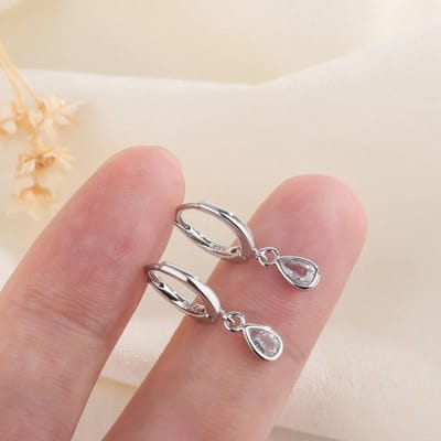 Waterdruppel zirkonia oorbellen voor dames licht luxe niche design hoogwaardige oorstekers stijlvolle persoonlijkheid oorbellen