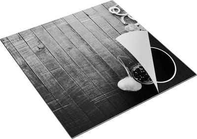 Chefcare Inductie Beschermer Hamburger op Bruine Houten Planken - Zwart Wit - 78x78 cm - Afdekplaat Inductie - Kookplaat Beschermer - Inductie Mat