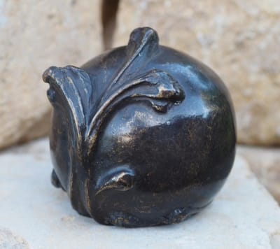Decoratief Beeld - Bronzen Beelden: Urne Met Golf - Kunststof - Bronzart - Multicolor - 6 X 7 Cm
