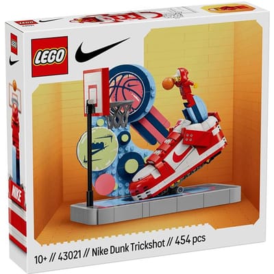 LEGO® Nike Dunk Trickshot, Sportief Cadeau voor Kinderen, Bouwset voor Jongens en Meisjes, Decoratief Model met Sneaker, Basketbalring, Logo en Aanpasbare Minifiguur 43021