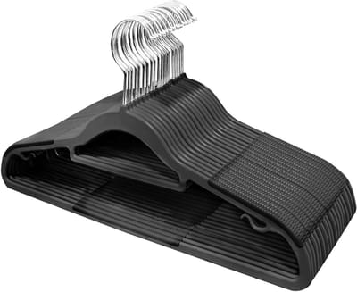 Dailygoods - Robuuste Plastic Kleerhangers - 20 Stuks met Antislip Ontwerp en Draaibare Haak - Zwart