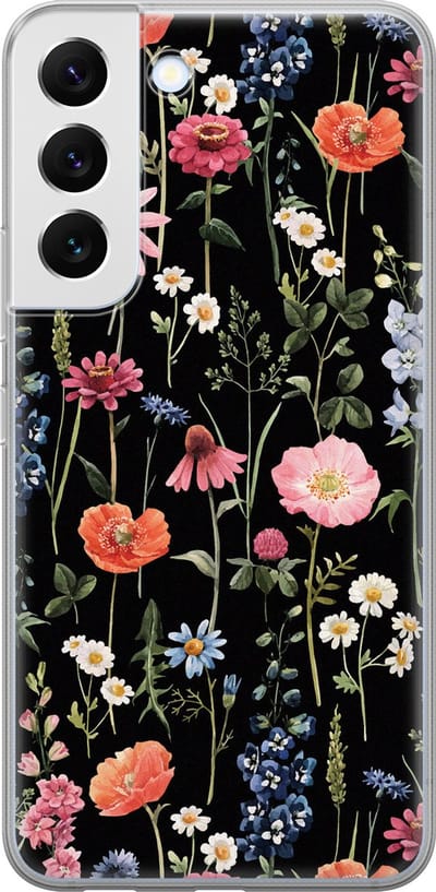 Leuke Telefoonhoesjes - Hoesje geschikt voor Samsung Galaxy S22+ - Dark flowers - Soft case - TPU - Bloemen - Zwart