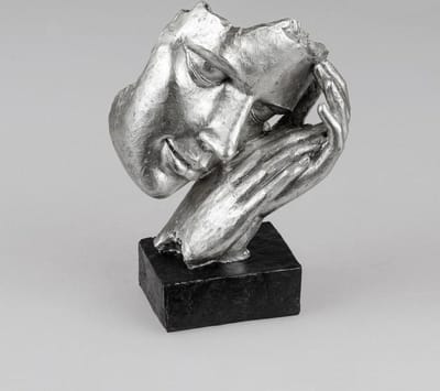 Vrouw - Beeld - Zilver - op voet - 22cm - rust