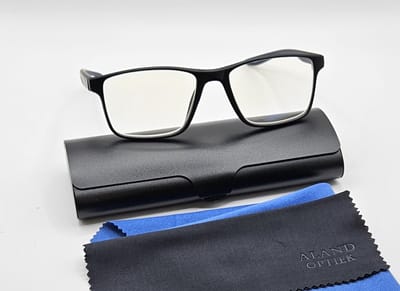 Unisex leesbril +1,0 met brillenkoker / computerbril blauw filter / bril met etui en doekje 5223 / computerbril met sterkte +1.0 / blue light blocking glasses / zwarte montuur / beeldscherm bril op sterkte / gaming - computer bril / Aland optiek