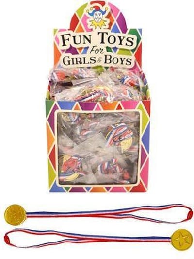 120 Stuks - Winnaar Medaille aan Koord - In Traktatiebox - Uitdeelcadeautjes - Wedstrijd medaille - Medailles - Jongens - Meisjes