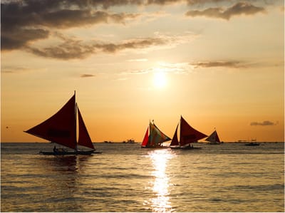Fotobehang - sailing boats - sunset.