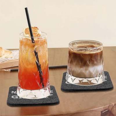 Dailygoody - Onderzetters Gin Set - Vilt Onderzetters - Grappige Spreuken - Donkergrijs - Onderzetters voor Glazen - Perfect voor Ginfans - 12 Stuks