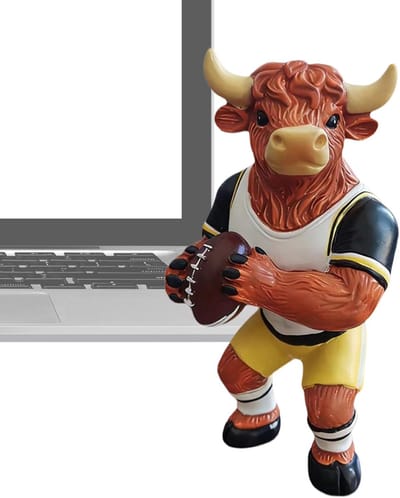 Hars Figuurtje - Sportbeeldje Decoratie - Huis en Kantoor - Voetbal Thema - 12.5 cm Hoog - Bruin