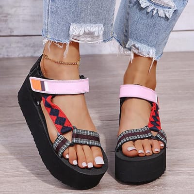 Nouvelles sandales pour femmes, chaussures de plage décontractées à la mode d'été, confortables et légères, semelles épaisses, chaussures pour femmes de grande taille 43 rose