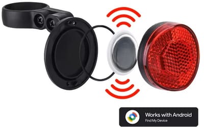BlueTime - Reflector Fiets - Rood Reflecterende Achterlamp voor Veiligheid & Tracking - Universele aansluiting - Inclusief Smarttag - Anti Diefstal - Fiets - Fiets GPS tracker - Achter Reflector - Geschikt voor Android Find My Device