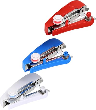Naaimachine Set - Mini Naaimachine - Kleine Reparaties - Handmatig Bedienbaar - 4 cm Hoogte - Rood Wit Blauw