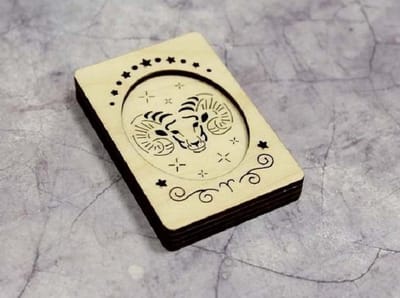 NAALDENDOOSJE Sterrenbeeld RAM - hout met magneetstrip - 7,5 x 5 x 1 cm met deksel