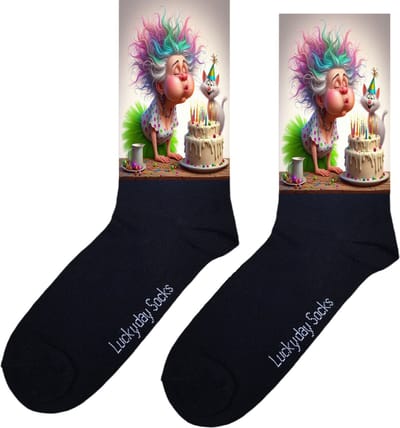 Oma kaarsjes sokken - Sarah - Kadootje - jarig - verjaardag sokken - Verjaardag cadeau - Leuke sokken - Vrolijke sokken - Print sokken - Cadeau sokken - LuckyDay Socks - Sokken waar je vrolijk van wordt - Maat 37-44