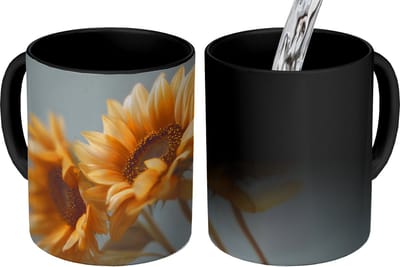 Magische Mok - Foto op Warmte Mokken - Koffiemok - Zonnebloemen - Geel - Wazig - Magic Mok - Beker - 350 ML - Theemok