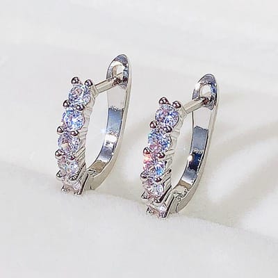 Huitan Eenvoudige U-vormige Hoepeloorbellen met Ronde Zirkonia Steen Stijlvolle Dagelijkse Oorbellen voor Vrouwen Subtiele Oorbellen Veelzijdige Sieraden gray