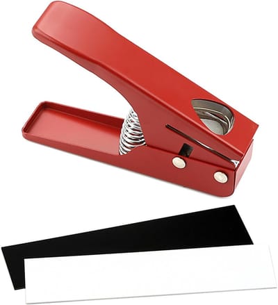 Gitaar Plectrum Snijder - Plectrum Maker - Muziek Maken - Van Plastic Kaarten - 15.7 x 10.3 cm - Rood