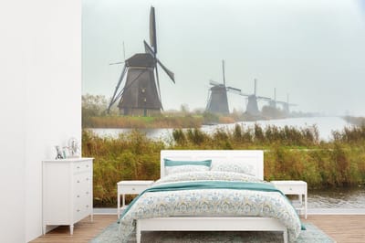 Behang - Fotobehang De eeuwenoude Molens van Kinderdijk in Nederland - Breedte 360 cm x hoogte 260 cm