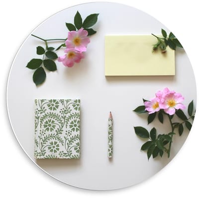 KuijsFotoprint - Schilderij - Notitieboekjes Met Bloemen - Wit, Groen, Bruin En Roze - 50 X 50 Cm