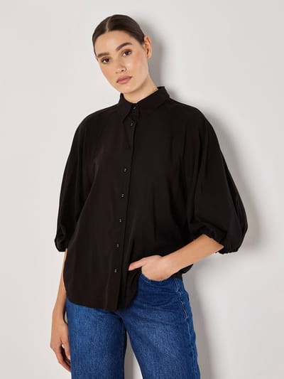 Overhemd met pofmouwen en naaddetails