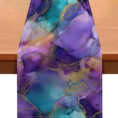 Fabriquée en polyester de première qualité, cette nappe présente un tissage jacquard fin, des broderies florales et des découpes ajourées.. Il est résistant à la chaleur et à la poussière. 150x33cm