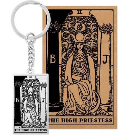 Tarot Sleutelanger II: De Hogepriesteres / The High Priestess - Op Cadeau Kaartje - Zilverkleurig Stainless Steel - Grote Arcana uit Rider-Waite Geïnspireerd - Pax Amare