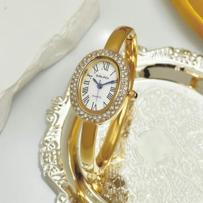 Romeinse cijfers Armband Horloge Sieraden Sluiting Diamant Decoratie Quartz Polshorloge Quartz Roestvrij Staal Diamanten Horloge Meisjes beige