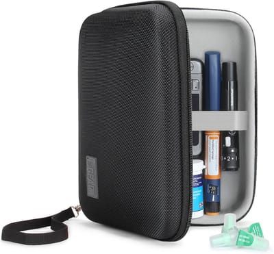 USA Gear Insuline Travel Case - Harde beschermende glucosemeter case met rits, polsband, compatibel met insulinenaalden, lancetten, ijspakketten, glucoseteststrips en meer - zwart, Zwart, Compact