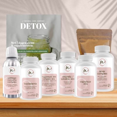 Detox Niveau 3 - krachtige ontgifing - energie - verbetering microbioom - huidverbetering - nachtrust - start gezonde leefstijl - supplementen, detox thee en een glossy met uitleg en heerlijk menu
