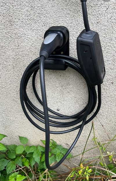 EV kabelhouder met wandmontage en kabelopberger voor laadkabel – zwart - ev laadkabel ophang
