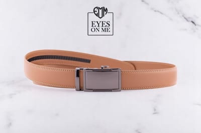 Lichtbruine lederen riem zonder gaatjes met automatische gesp voor heren ( model N181 )