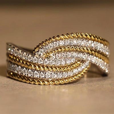 Huitan Stijlvolle Tweekleurige Stijl Vingerring Vrouwelijke Bruiloftsceremonie Accessoires Prachtige Glanzende Verlovingssieraden voor Vrouwen 6 brown