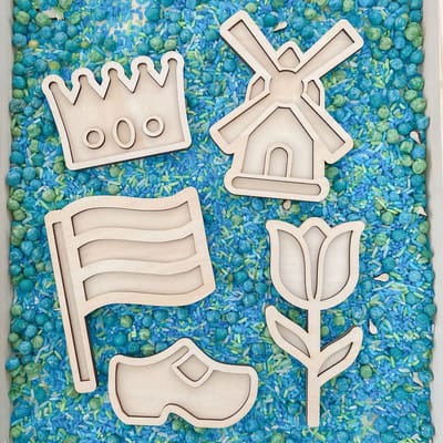 Villa Hip Holland vulvormen set - 5 Stuks - Hout - Sensorisch speelgoed l Open einde l Speeltray - Koningsdag - Nederland - Tulp, klomp, vlag, molen, kroon