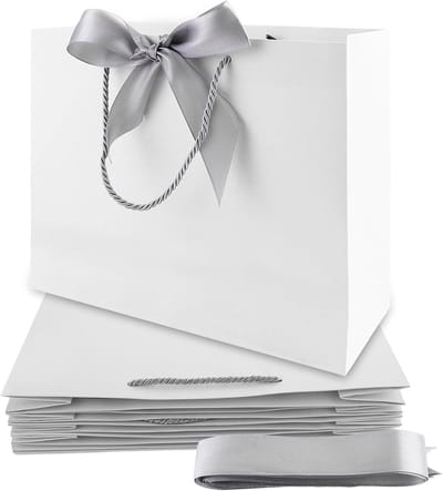 Allecto Plus - Set van 24 witte papieren cadeautasjes met strik - 32 x 25 x 11 cm - Voor bruiloft, Kerstmis en feesten - Geschenkverpakking met handvat