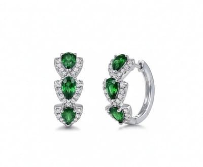 Zilverkleurige oorringen met groene druppelvormige zirkonia – luxe sparkle oorbellen voor dames
