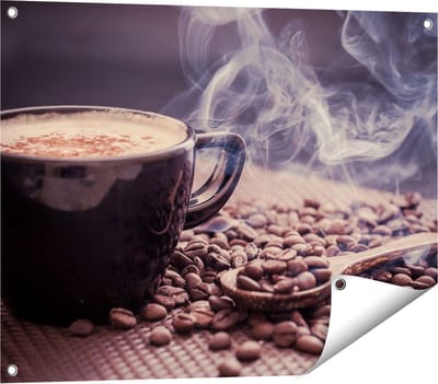 Gards Tuinposter Hete Koffie Kop met Koffiebonen - 80x60 cm - Tuindoek - Tuindecoratie - Wanddecoratie buiten - Tuinschilderij