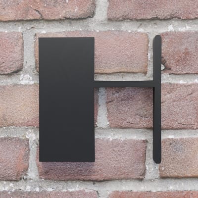 Huisnummer Broadway H zwart - Huisnummerbord - 10 cm - zelfklevend