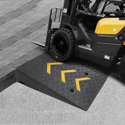 De trap ramp Oprijplaten for voertuigen op de weg, rubberen drempelplaten for loodsen, oprijplaten for zware voertuigen(11cm)