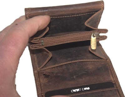 Oi Hunter bruin leren damesportemonneetje afsluitbaar / klein lederen overslagbeursje met ronde klep / compacte portemonnee zeer kort model / Anti skim / bruin leer / 481H