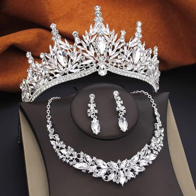 Prinsessen Tiara's Bruidssieradensets voor Vrouwen Kroon Oorbellen en Choker Kettingen Sets Bruiloftsfeest Kostuum Sieraden Accessoires white
