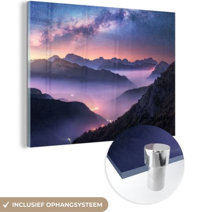 MuchoWow® Glasschilderij 40x30 cm - Schilderij acrylglas - Bergen - Sterrenhemel - Mist - Foto op glas - Schilderijen