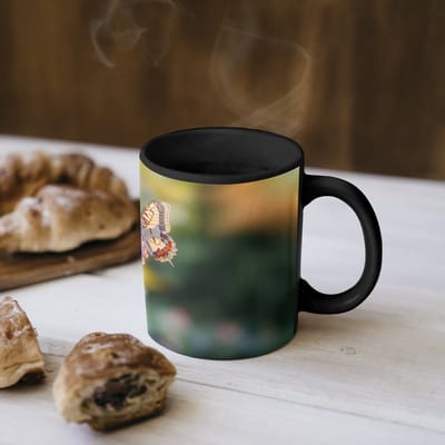 Magische Mok - Foto op Warmte Mokken - Koffiemok - Sierlijke - Vlinder - Paarse - Bloemen - Magic Mok - Beker - 350 ML - Theemok