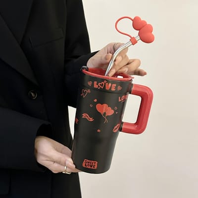 Beker met grote capaciteit Kleine frisse keramische mok Beker met rietje Praktisch souvenircadeau voor meisjes Verjaardagscadeaus 601-700ml