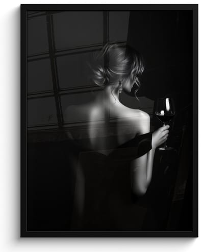 Poster in lijst - Fotolijst 50x70 cm - Posters - Vrouw - Wijn - Jurk - Posterlijst zwart - Decoratie - Wanddecoratie woonkamer - Muurdecoratie slaapkamer