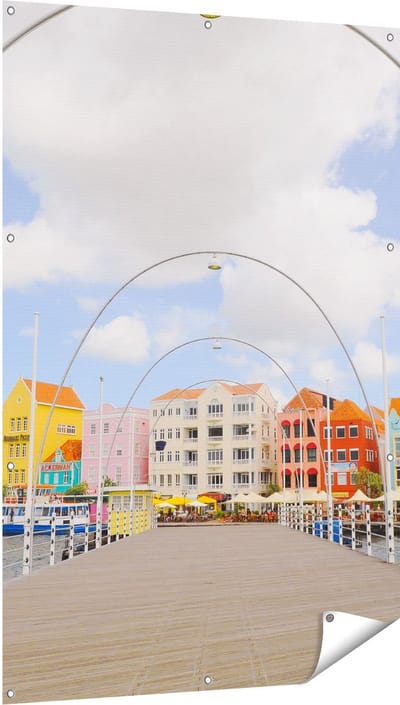 Gards Tuinposter Willemstad Gekleurde Huisjes in Cura�ao - 100x150 cm - Tuindoek - Tuindecoratie - Wanddecoratie buiten - Tuinschilderij