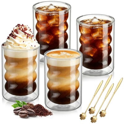 Dailygoods- Latte Macchiato Glazen 350 ml - Dubbelwandige Koffieglazen - Borosilicaatglazen - Inclusief 4 Lepels - Geschikt voor Warme/Koude Dranken - Robuust en Duurzaam
