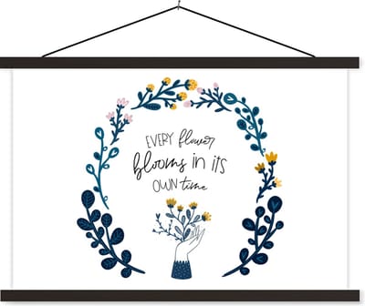 Posterhanger incl. Poster 60x40 cm - Schoolplaat - Every flower blooms in its own time - Spreuken - Quotes - Textielposter - Zwarte latten