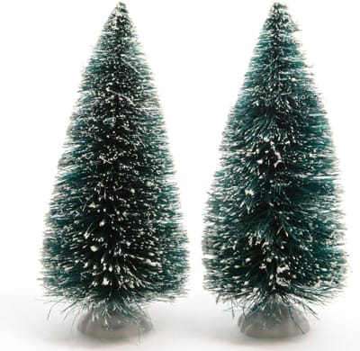 Kerstdorp onderdelen - 2x miniatuur dennenbomen - groen - 15 cm - polyresin - Kerstdorp maken - Kerstversiering