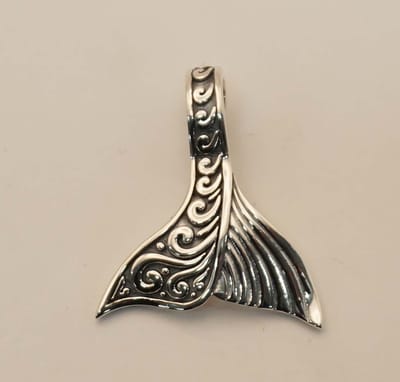 Sterling zilveren hanger vin van een vis - sierlijke hanger vin - zilveren hanger van zwemvlies van een vis - staartvin hanger voor aan ketting gemaakt van 925 zilver - prachtig vin staart hangertje van een vis