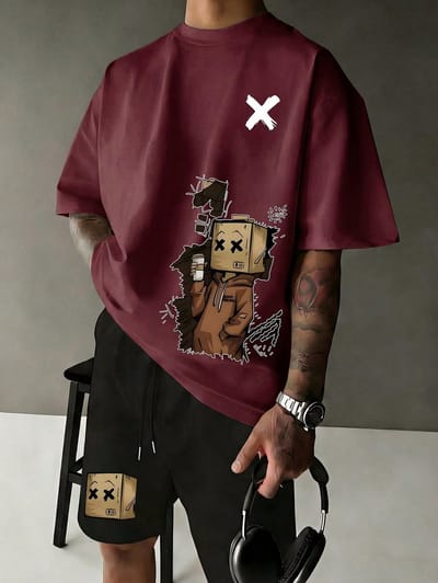 Stijlvolle en Comfortabele Heren Pyjama Set Bordeaux met 'Kartonman' Schriftprint, Zachte Katoenmix, Perfect voor Ontspannen Dagen en Nachten - L-XL