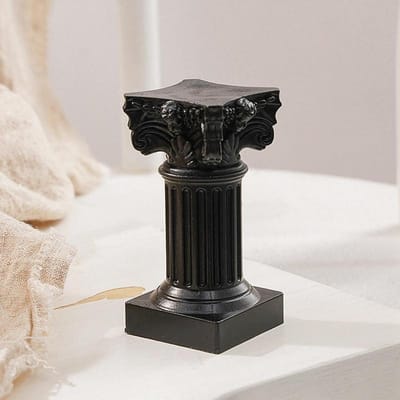 Romeinse zuil Griekse zuil Standbeeld Voetstuk Kandelaar Stand Figuur Sculptuur Binnenhuis Eetkamer Tuin Landschap Decor